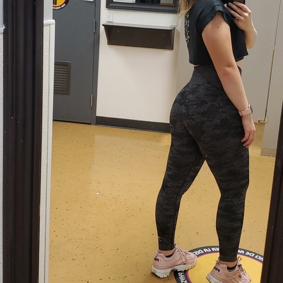 CAMO LEGGINGS - Picture 3 of 4